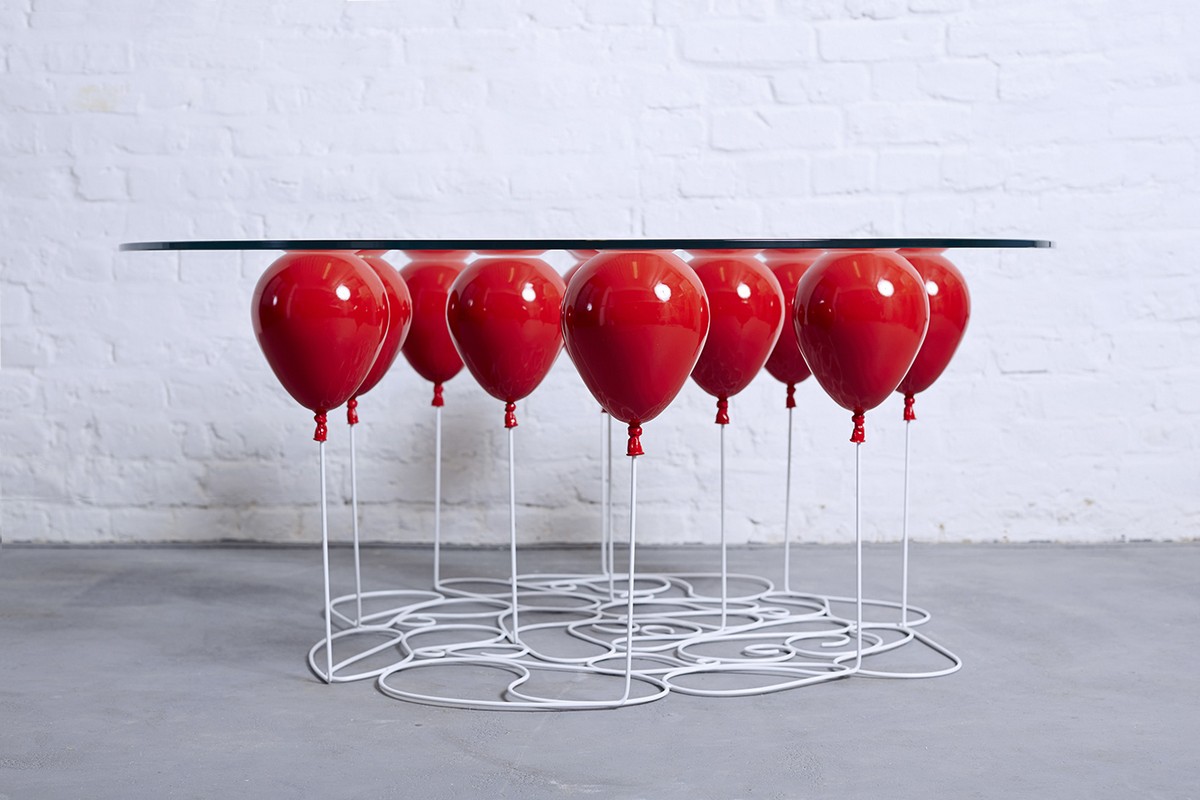 Go Up To The Clouds With This Balloon Coffee Table | Are you ready to go to the clouds through the clouds? #centertable #coffeetable #homedecor #livingroom #interiordesign