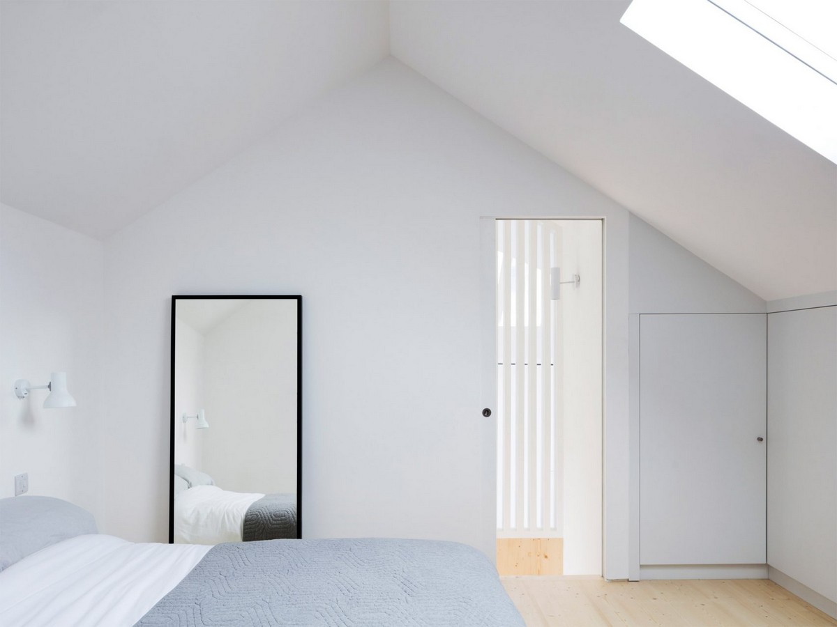 A London Warehouse is Transformed into a Light-Filled House | The founder of the East London architecture studio Paper House Project has been transformed into a warehouse in Hackney into a two-bedroom house. #interiordesign #homedecor #decoration #designinteriors #londondesign